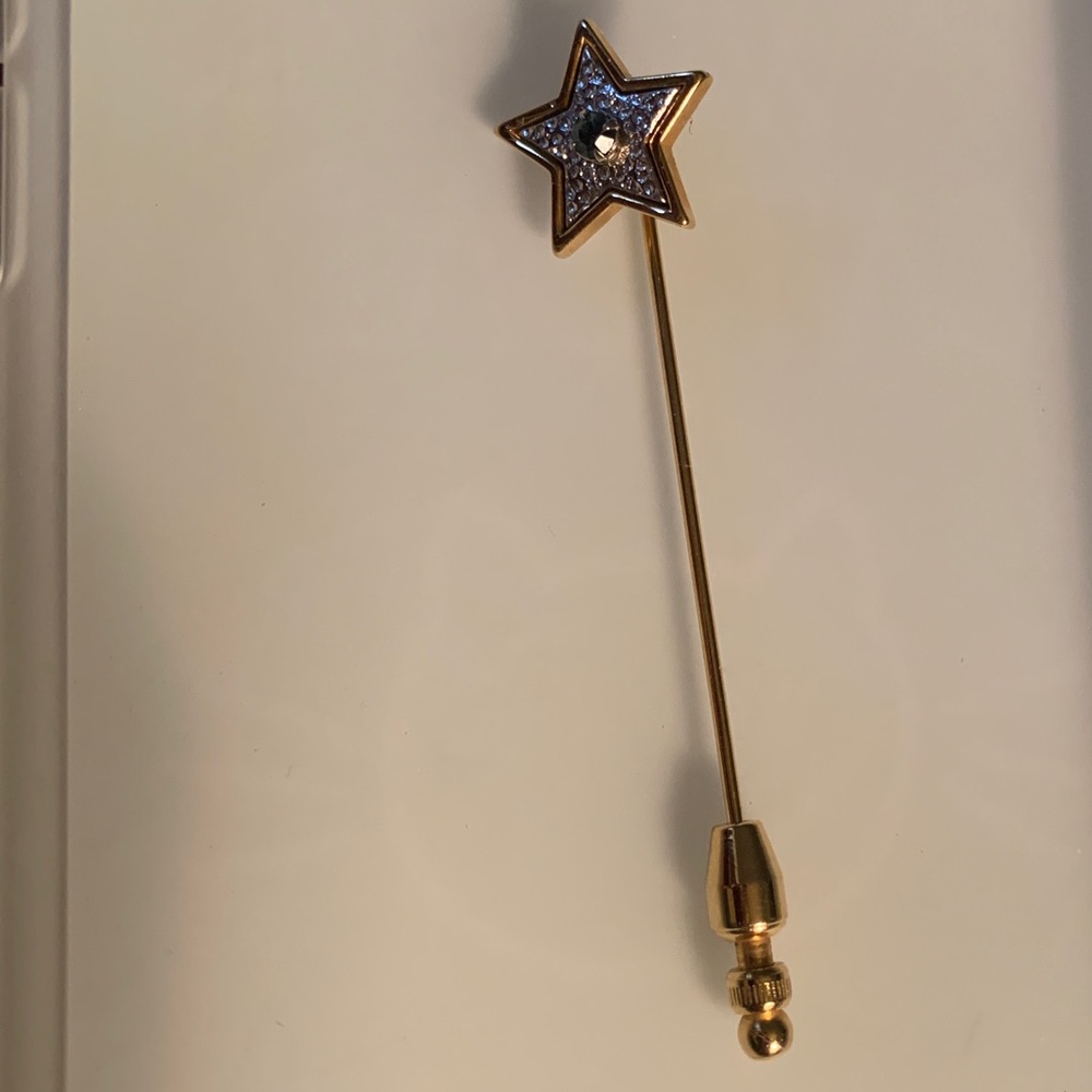Vintage Avon star hat pin